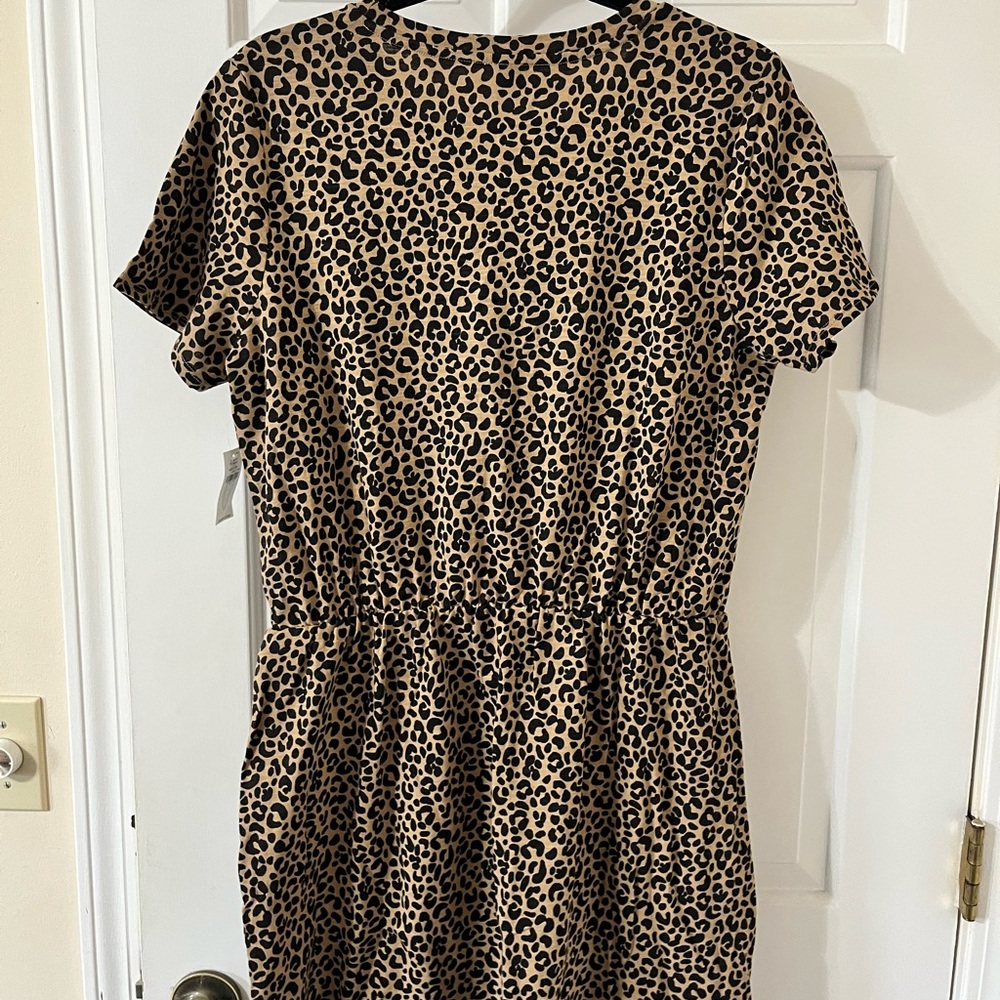 Old navy leopard print T shirt dress!